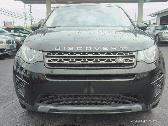 Used 2017 Land Rover Discovery Sport SE AWD/4WD image 2