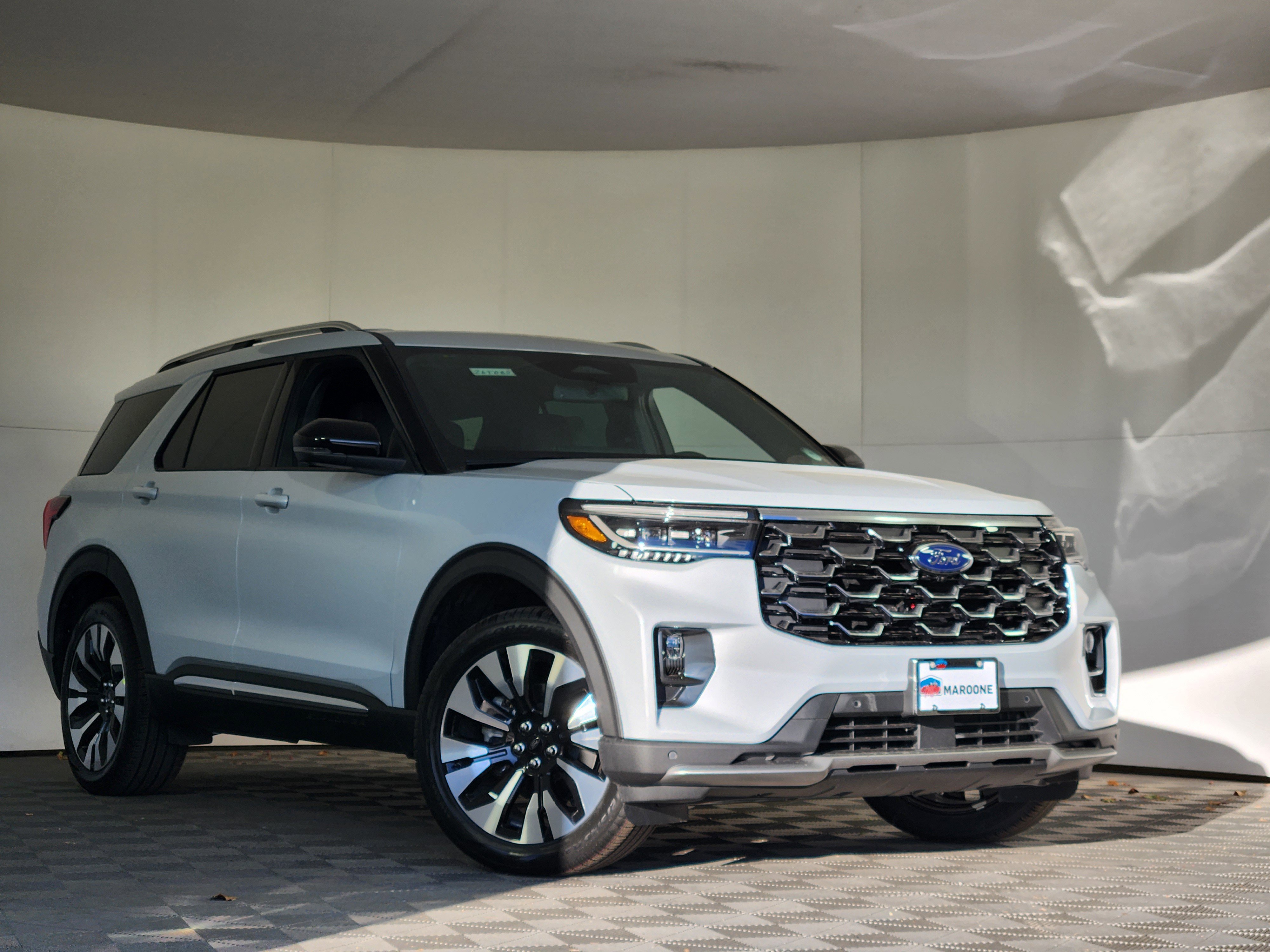 New 2026 Ford Explorer Platinum w/ LUX Leather Package