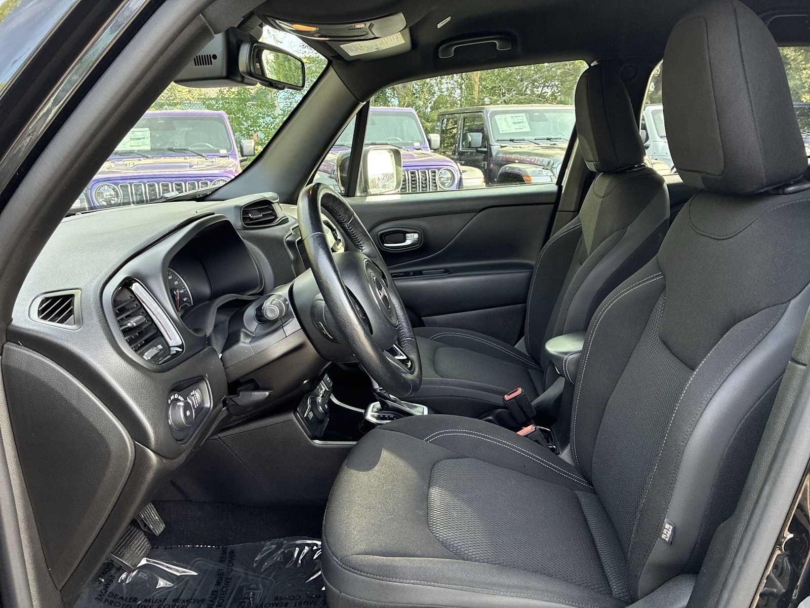Certified 2022 Jeep Renegade Altitude w/ Convenience Group AWD/4WD image 13
