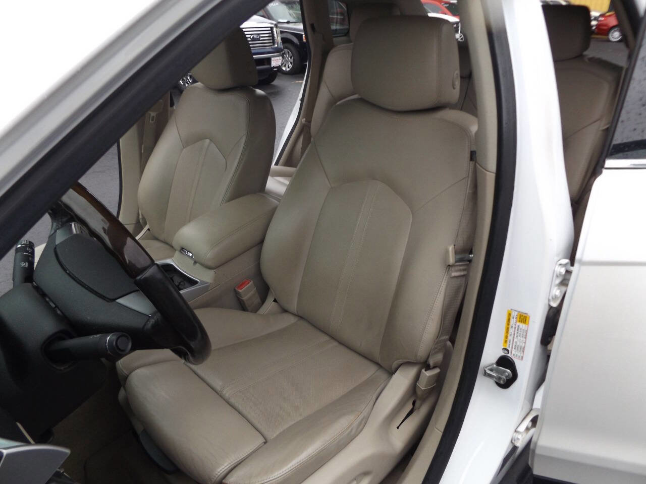Used 2012 Cadillac SRX Luxury image 14