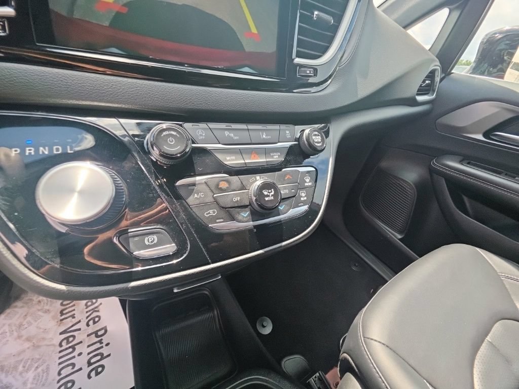 Used 2025 Chrysler Pacifica Select FWD image 19