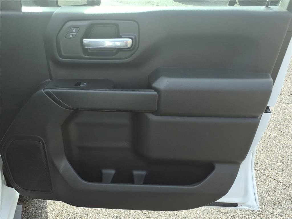 Used 2023 Chevrolet Silverado 2500 Custom w/ Custom Convenience Package image 15