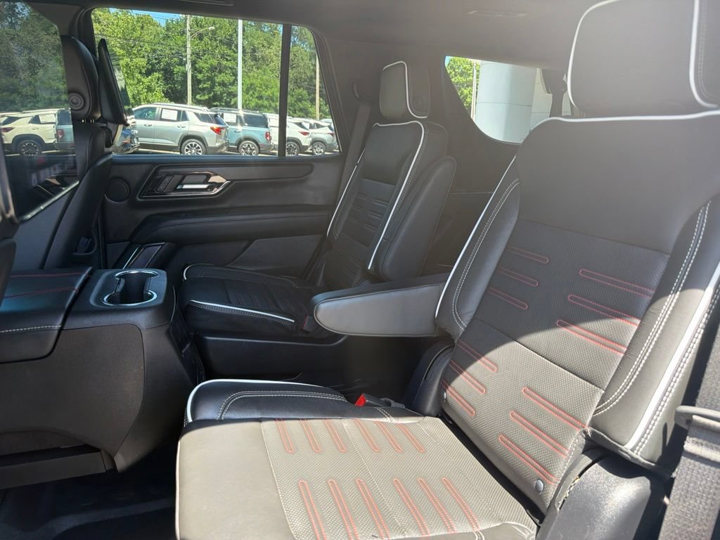 Certified 2025 GMC Yukon AT4 Ultimate w/ LPO, Floor Liner Package AWD/4WD image 37