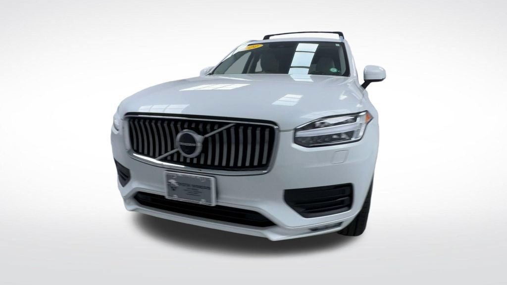 Used 2022 Volvo XC90 T6 Momentum w/ Advanced Package AWD/4WD image 3