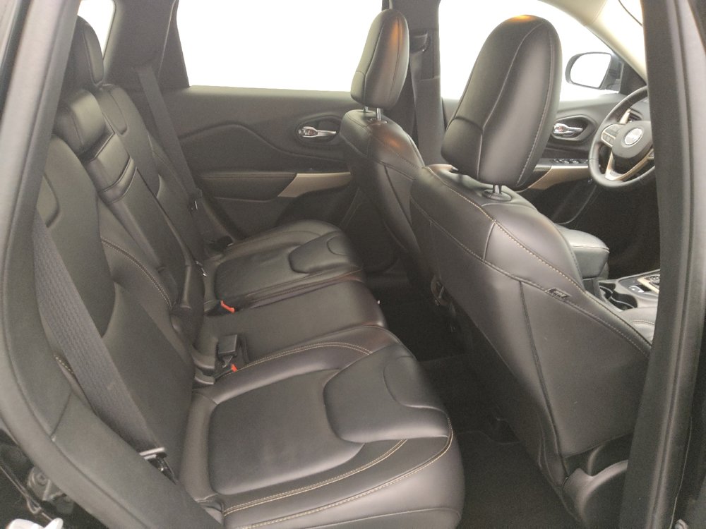 Used 2017 Jeep Cherokee Limited image 19