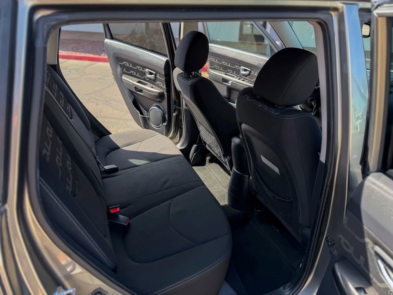 Used 2013 Kia Soul + image 10