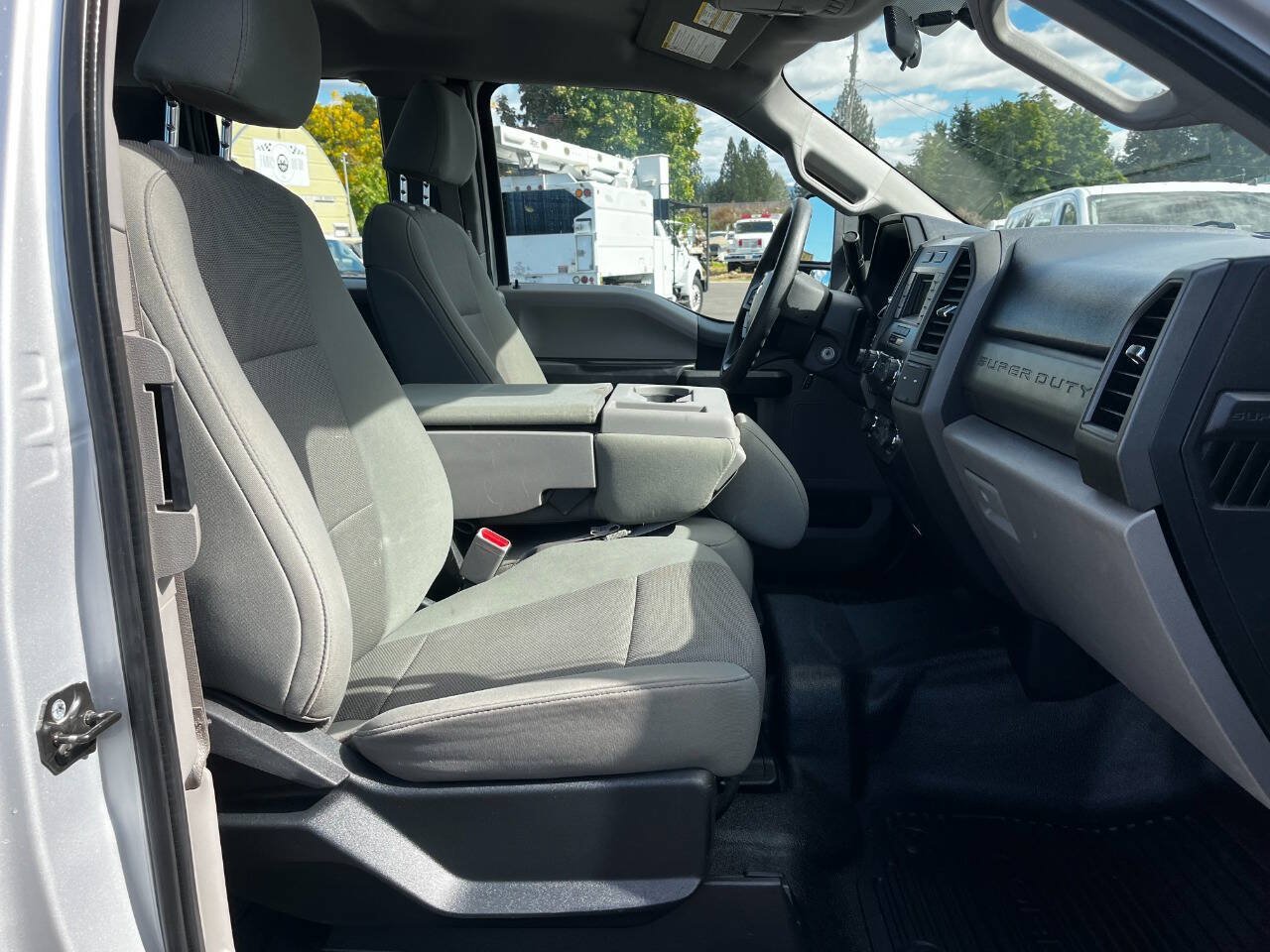 Used 2017 Ford F250 XL w/ Power Equipment Group AWD/4WD image 21