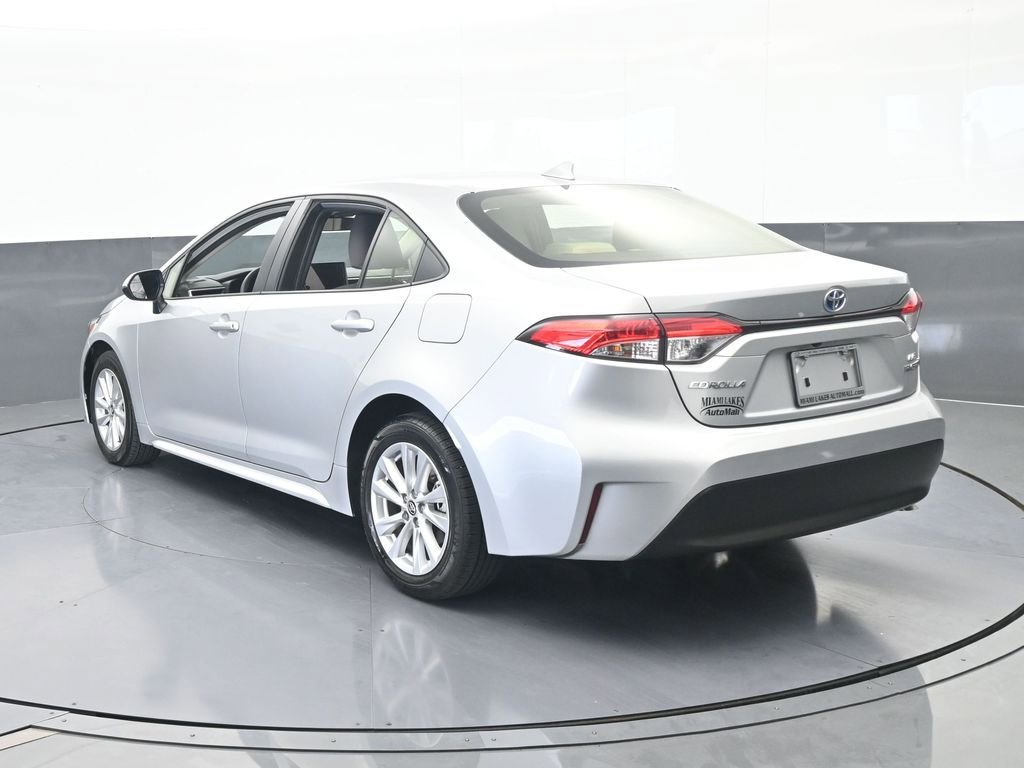 Used 2024 Toyota Corolla LE w/ LE Convenience Package image 4