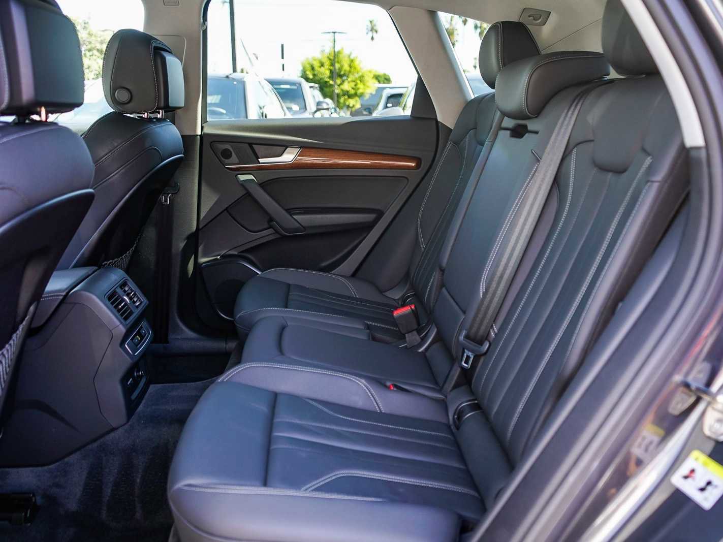 Used 2022 Audi Q5 e Premium w/ Convenience Package image 18