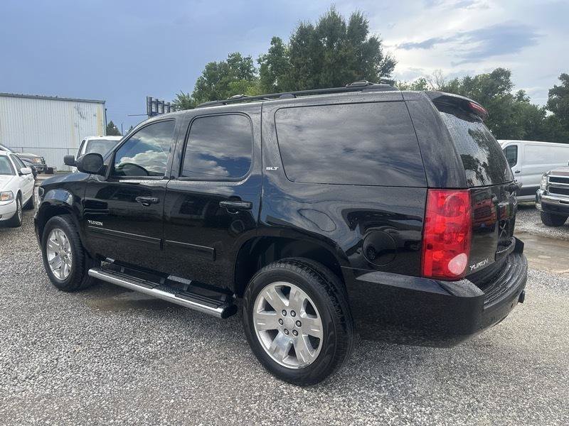 Used 2014 GMC Yukon SLT w/ SLT-2 Equipment Package RWD image 2