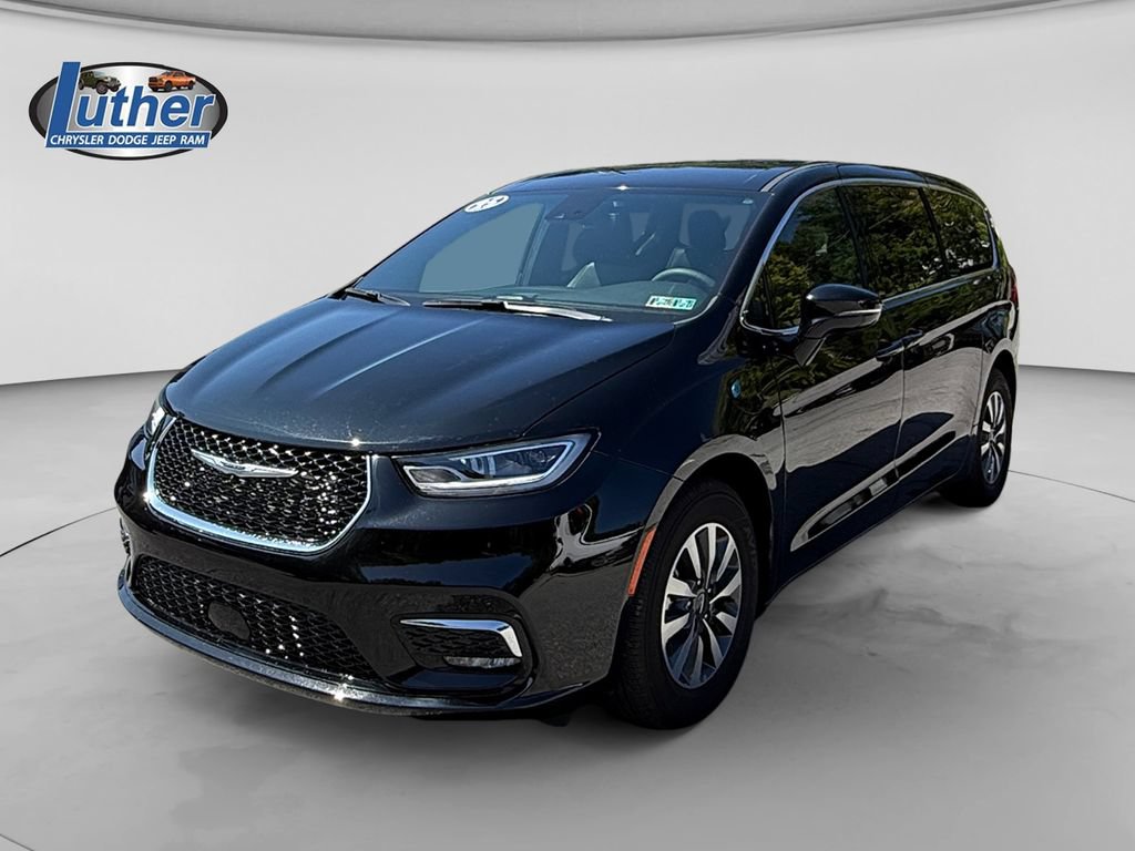 Used 2025 Chrysler Pacifica Select FWD image 1