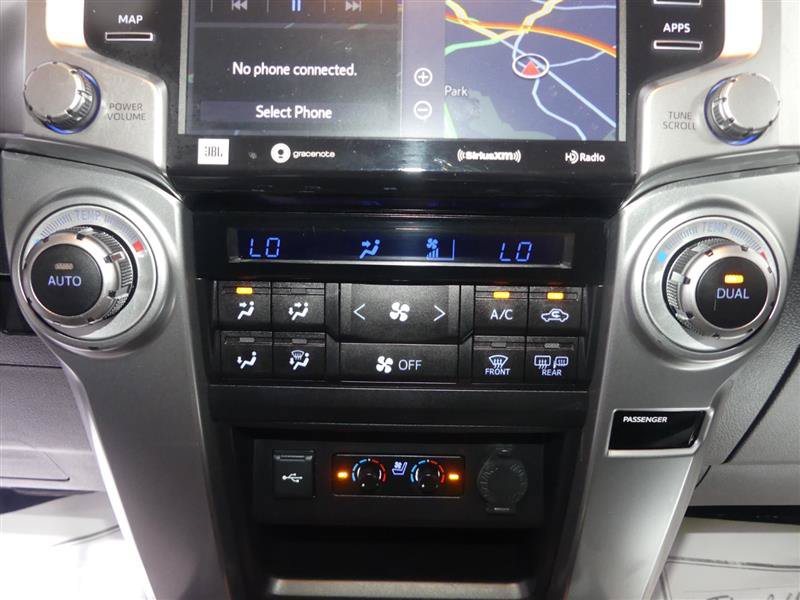 Used 2020 Toyota 4Runner Limited AWD/4WD image 38