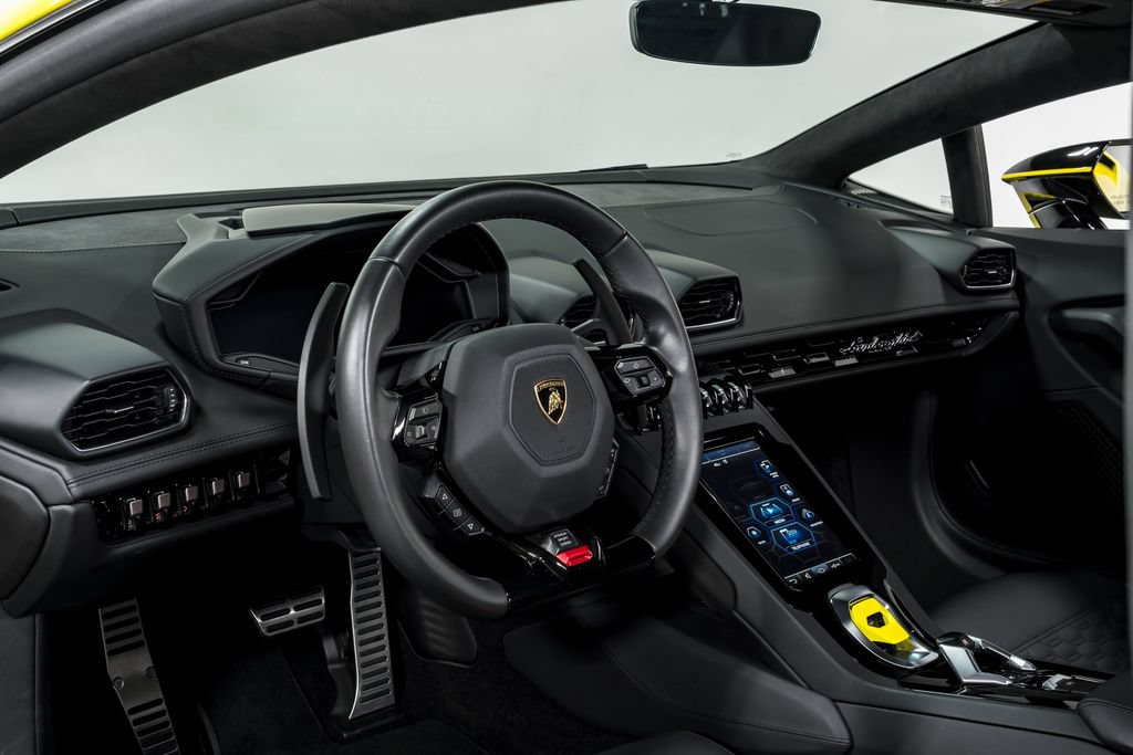Used 2022 Lamborghini Huracan EVO AWD/4WD image 12