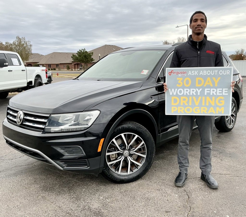 Used 2020 Volkswagen Tiguan SE w/ Panoramic Sunroof Package