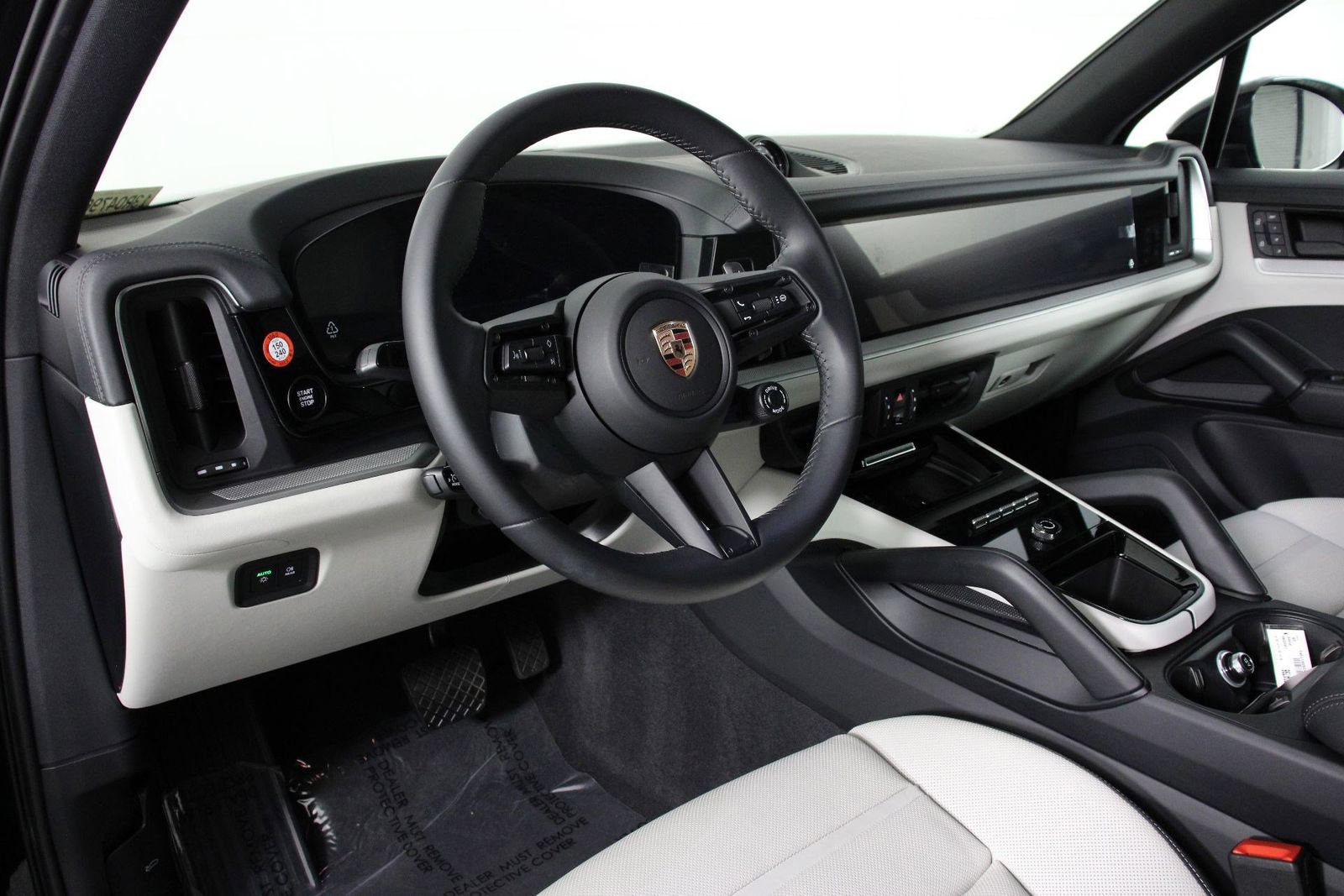 Certified 2025 Porsche Cayenne E-Hybrid image 4