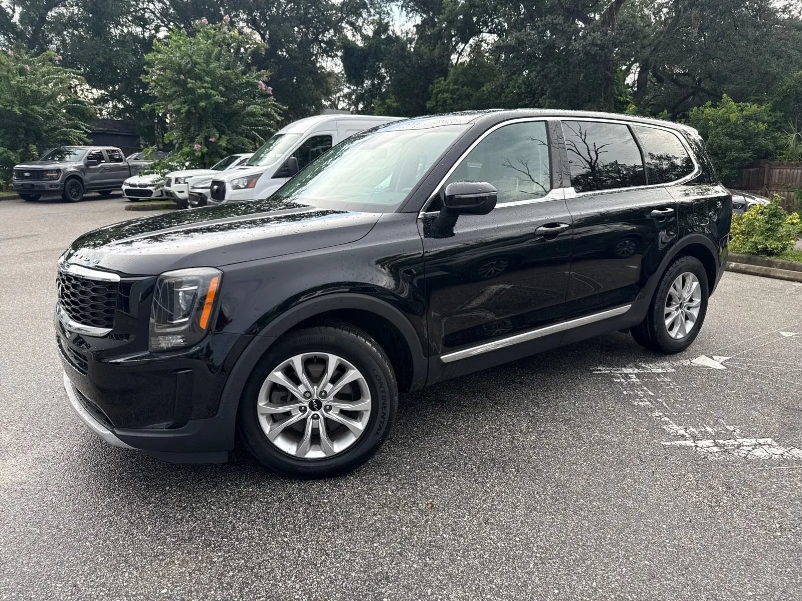 Used 2022 Kia Telluride LX AWD/4WD image 3