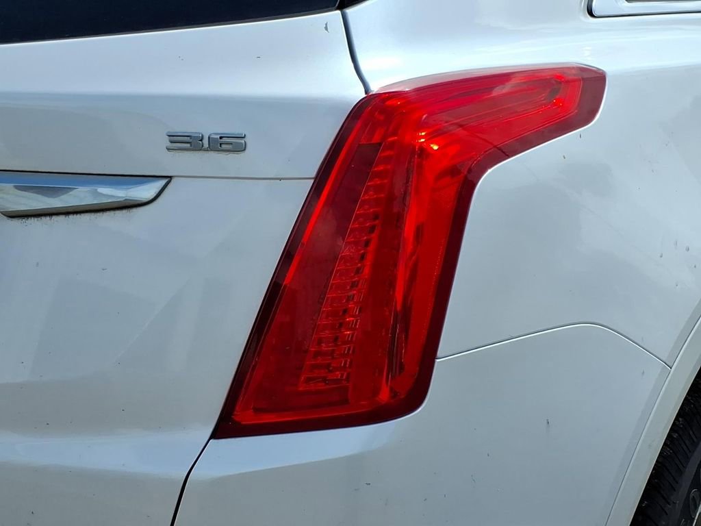 Used 2017 Cadillac XT5 Luxury FWD image 9