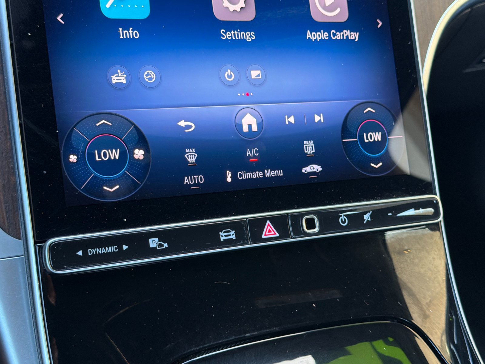 Used 2025 Mercedes-Benz C 300 Sedan image 21