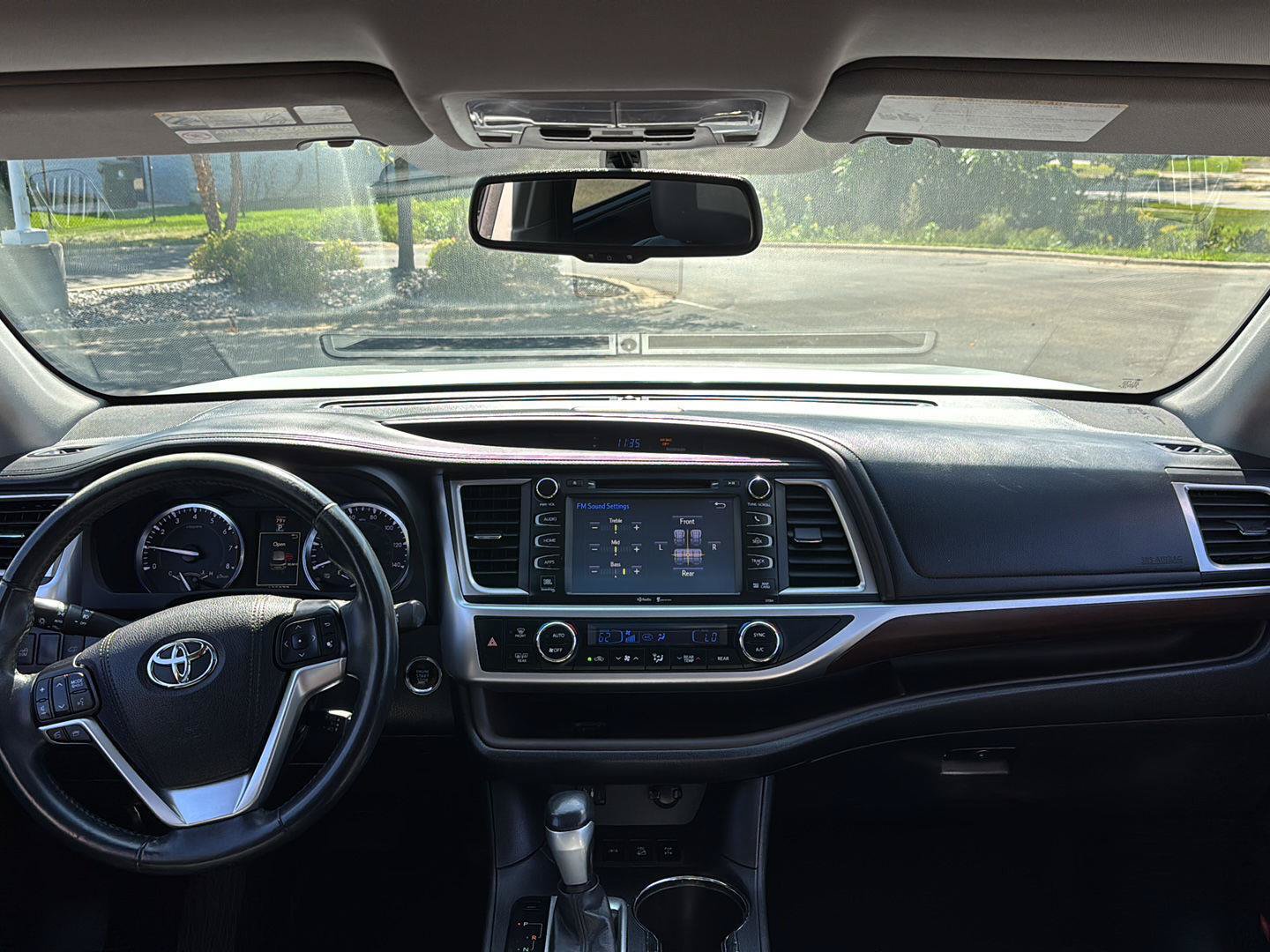 Used 2015 Toyota Highlander Limited AWD/4WD image 17