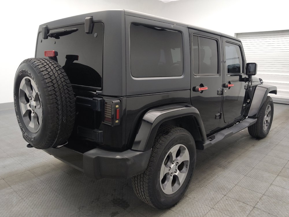 Used 2017 Jeep Wrangler Unlimited Sahara w/ Connectivity Group AWD/4WD image 9