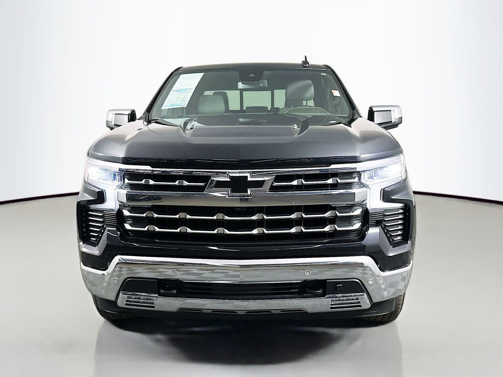 Used 2022 Chevrolet Silverado 1500 LTZ w/ LTZ Convenience Package II image 3
