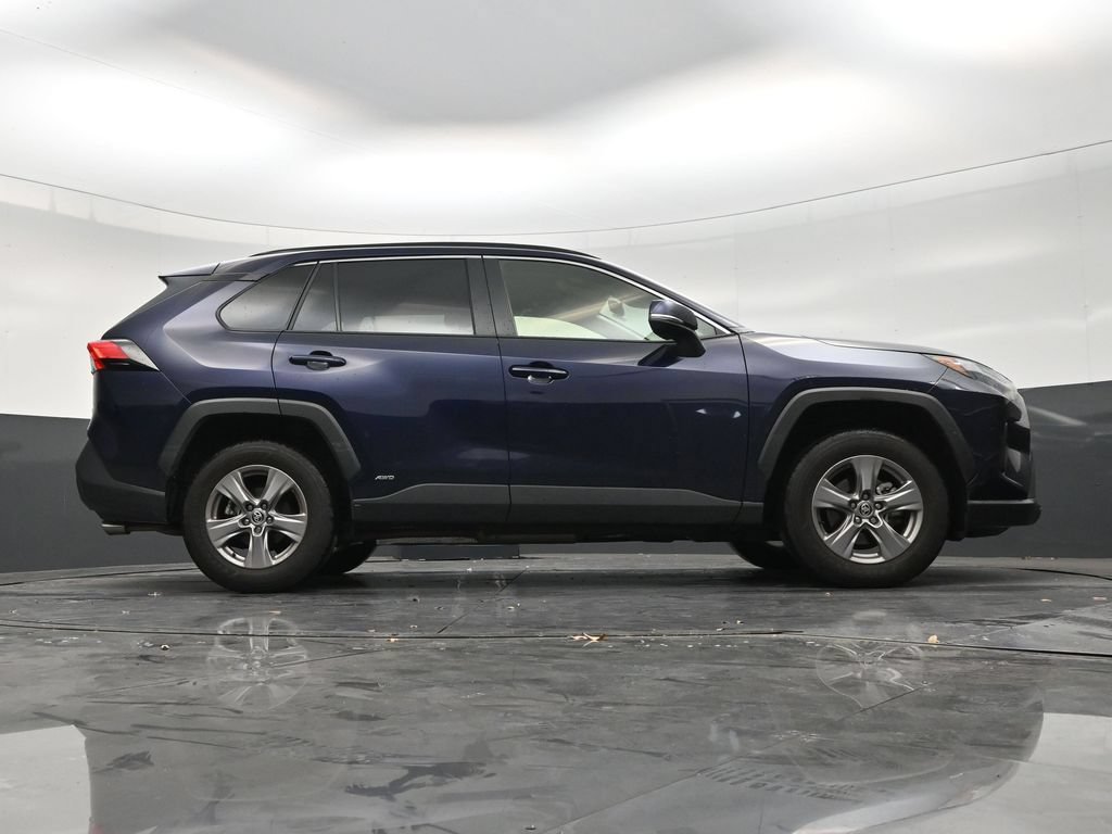 Used 2025 Toyota RAV4 XLE AWD/4WD image 25