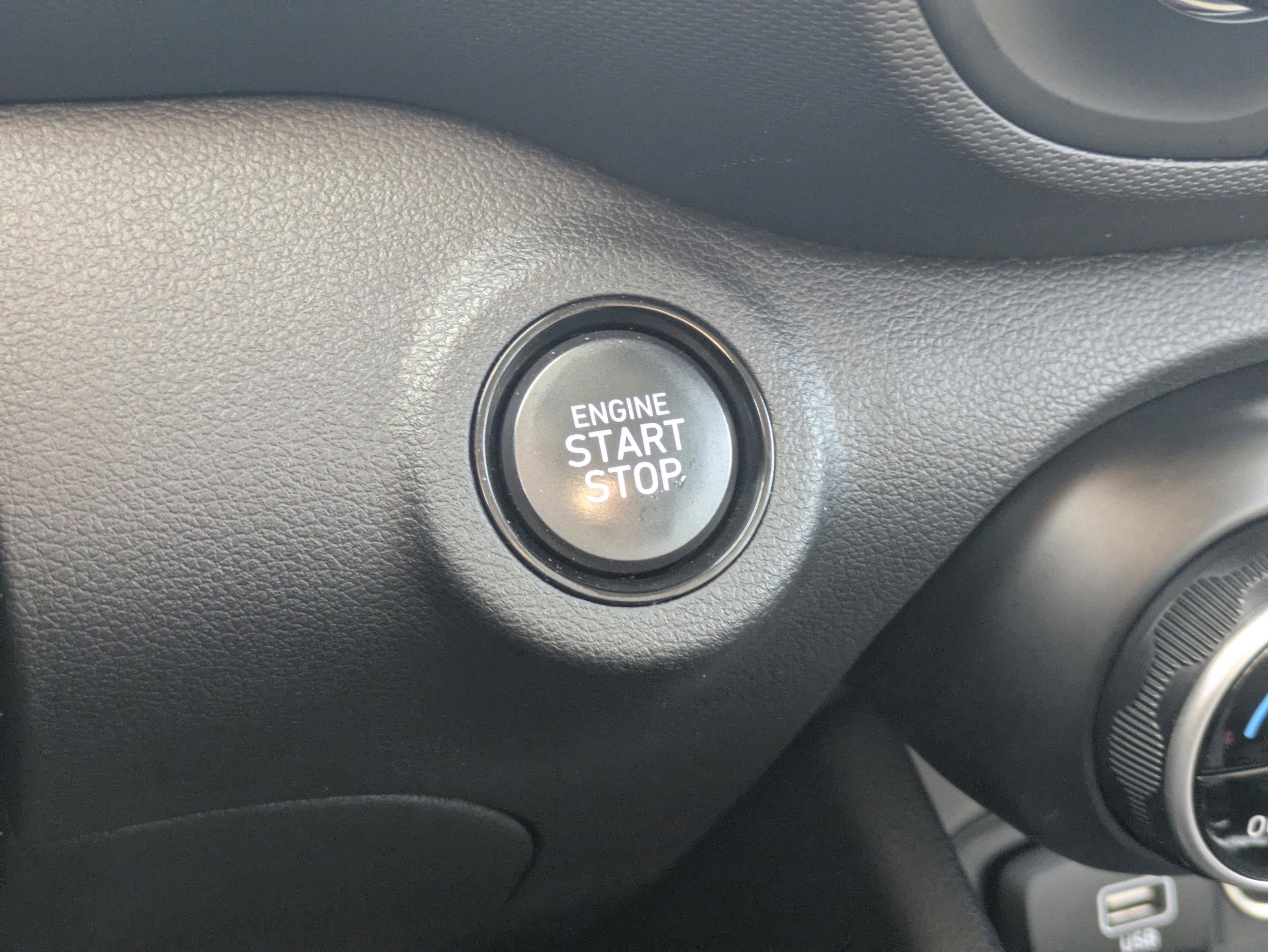 Certified 2024 Hyundai Venue SEL image 32