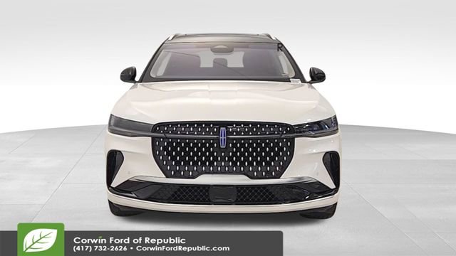 Used 2024 Lincoln Nautilus Reserve w/ Equipment Group 202A image 2