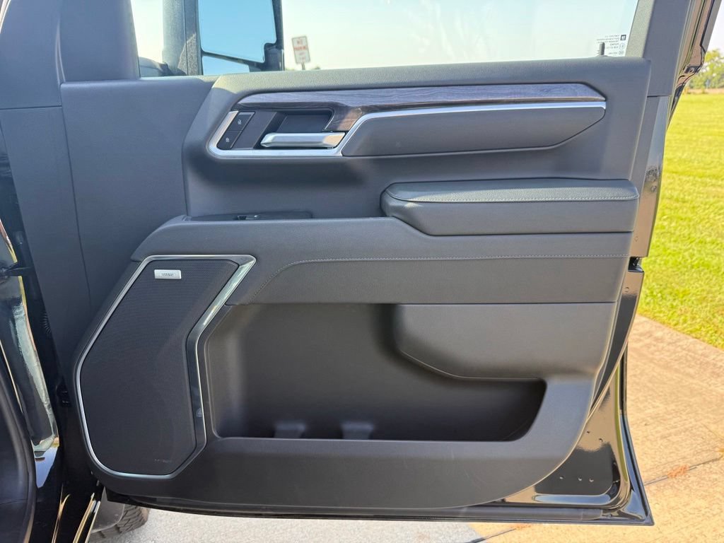 Used 2026 Chevrolet Silverado 2500 LTZ w/ LTZ Premium Package AWD/4WD image 23