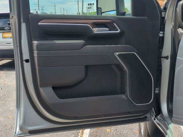 Used 2025 Chevrolet Silverado 2500 LT w/ Convenience Package image 9