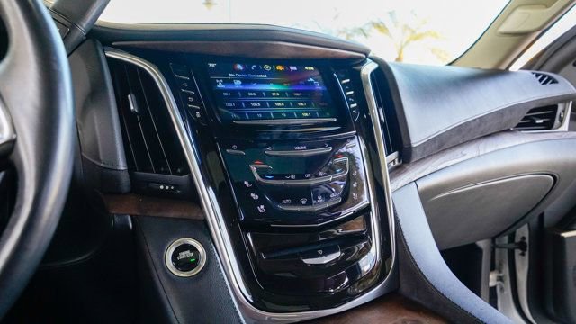 Used 2019 Cadillac Escalade ESV Premium Luxury image 53