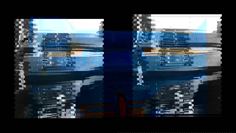 Used 2003 BMW X5 3.0i image 10