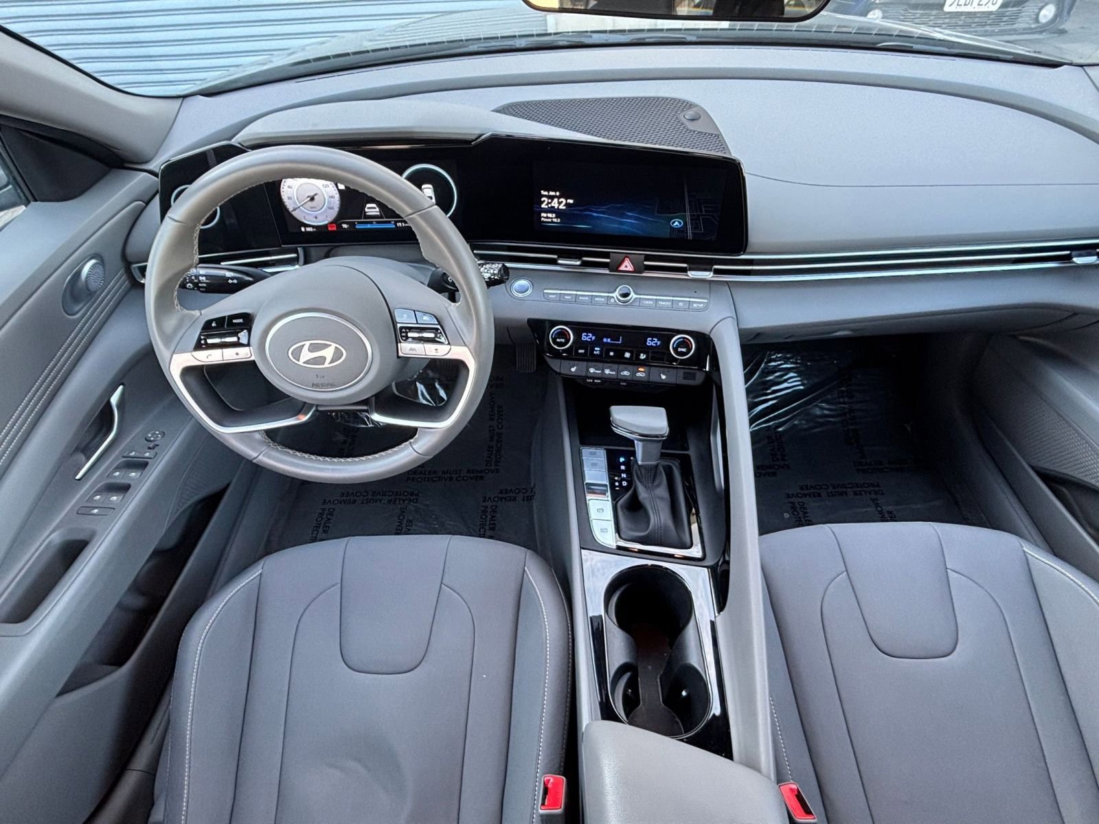 Used 2025 Hyundai Elantra SEL image 33