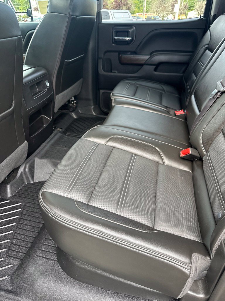 Used 2017 GMC Sierra 2500 Denali w/ Duramax Plus Package AWD/4WD image 9