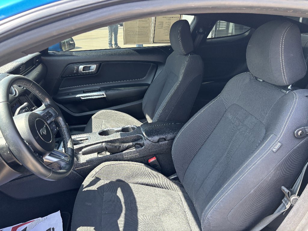 Used 2020 Ford Mustang Coupe RWD image 9