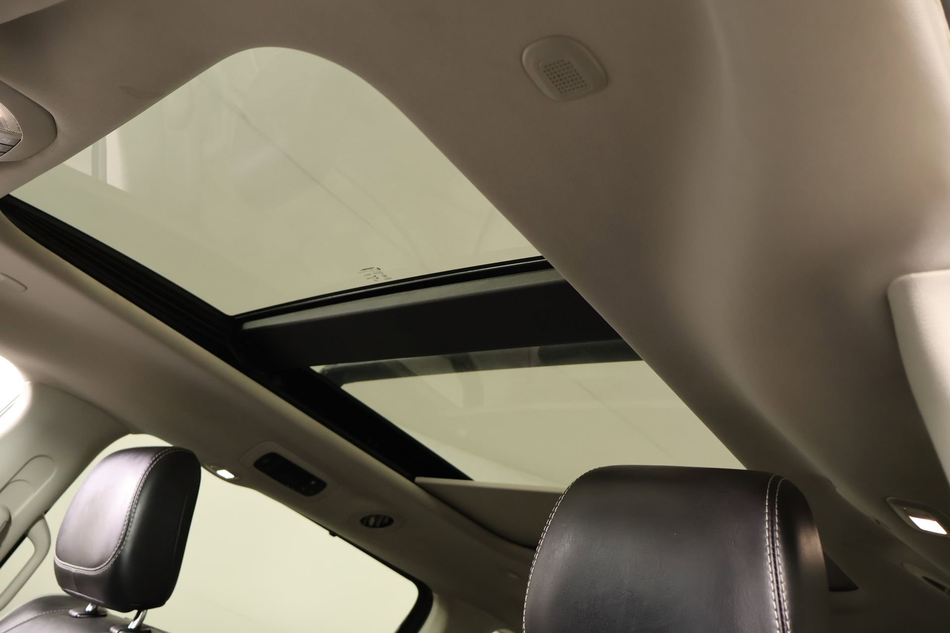 Used 2023 Chrysler Pacifica Limited image 16