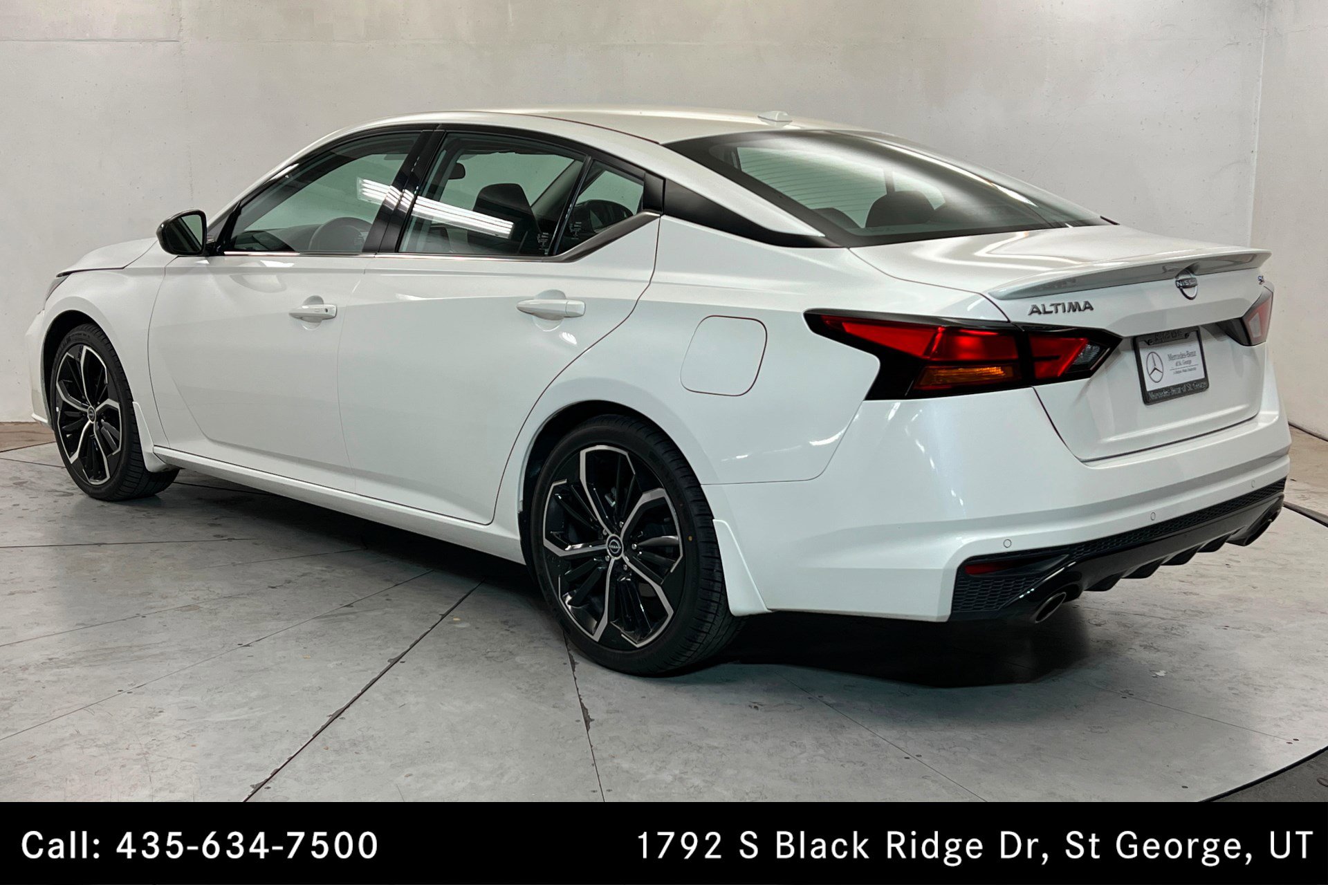 Used 2024 Nissan Altima 2.5 SR FWD image 3
