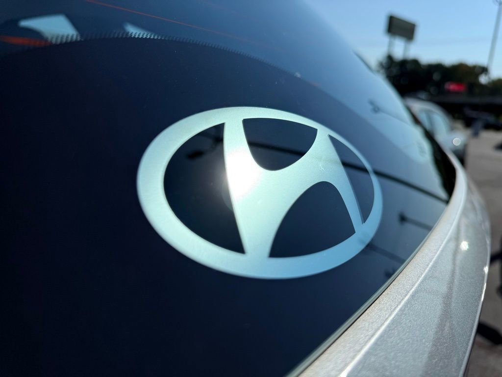 Used 2025 Hyundai Tucson SE image 9