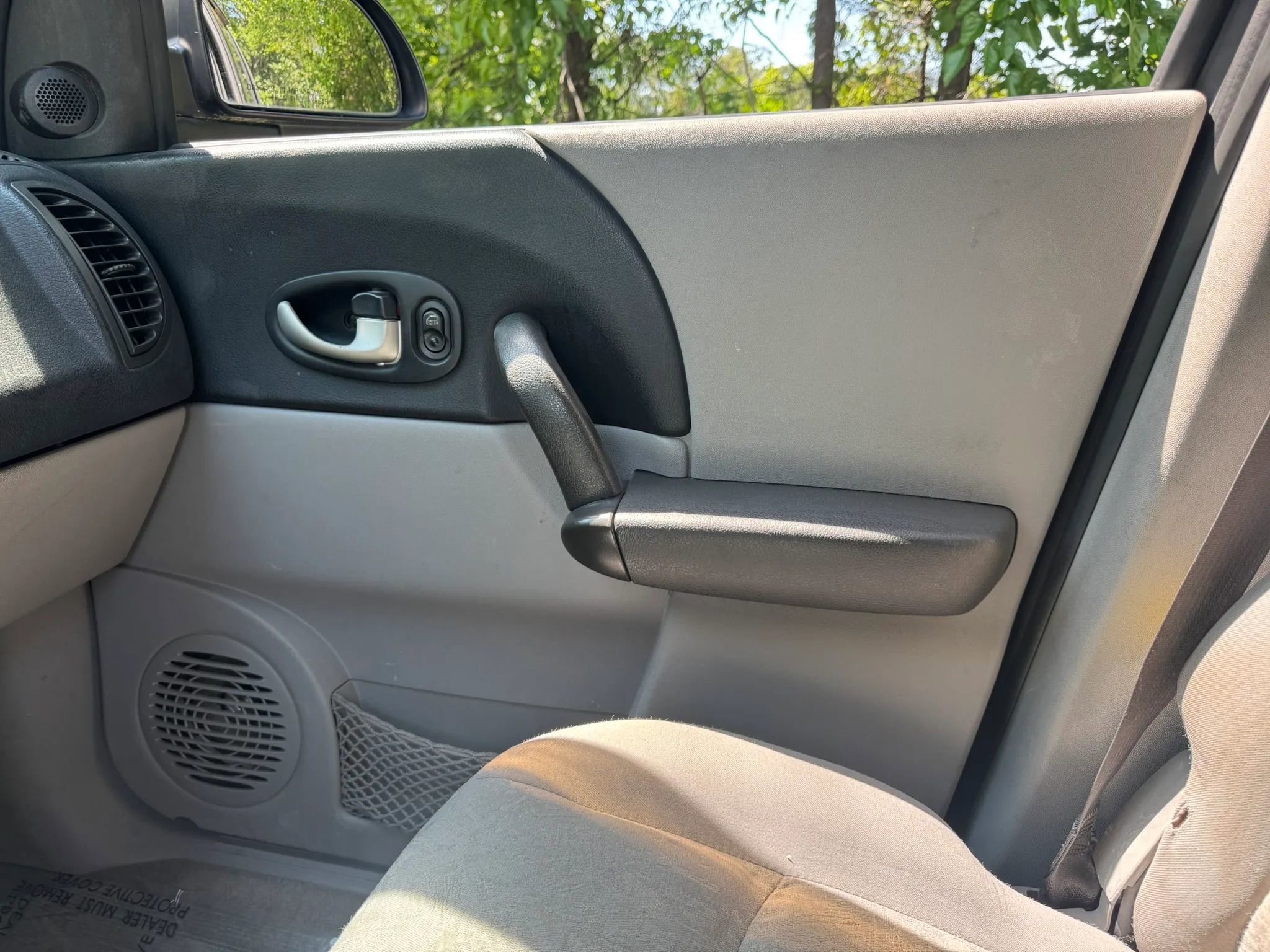 Used 2004 Saturn Vue 2WD w/ PWR Pkg image 7
