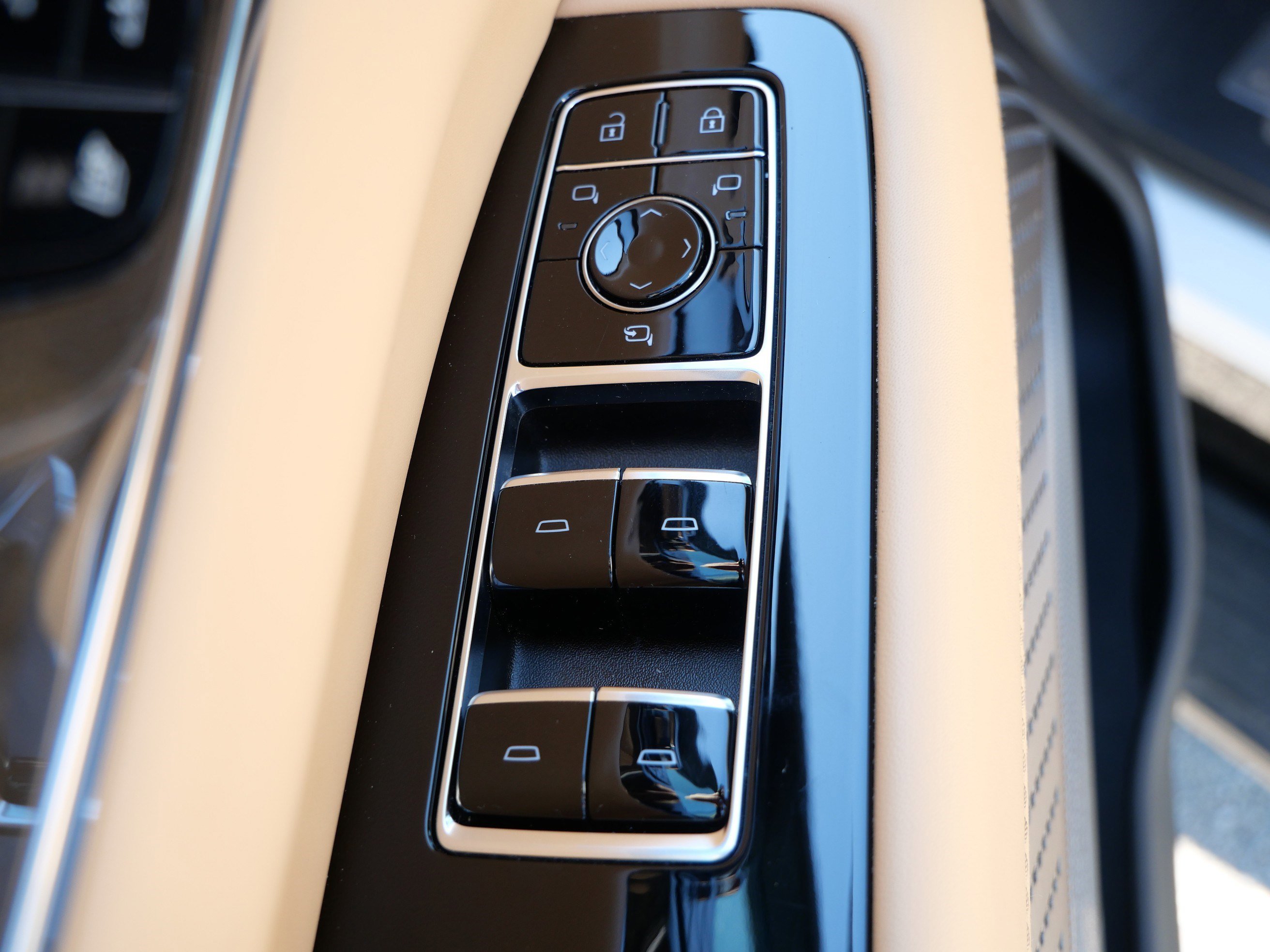 Certified 2025 Cadillac Escalade IQ Sport 2 AWD/4WD image 19