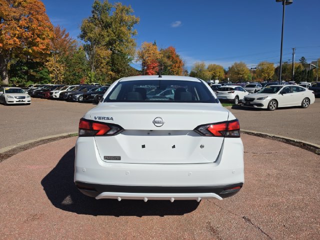 Used 2025 Nissan Versa S w/ Trunk Package FWD image 4
