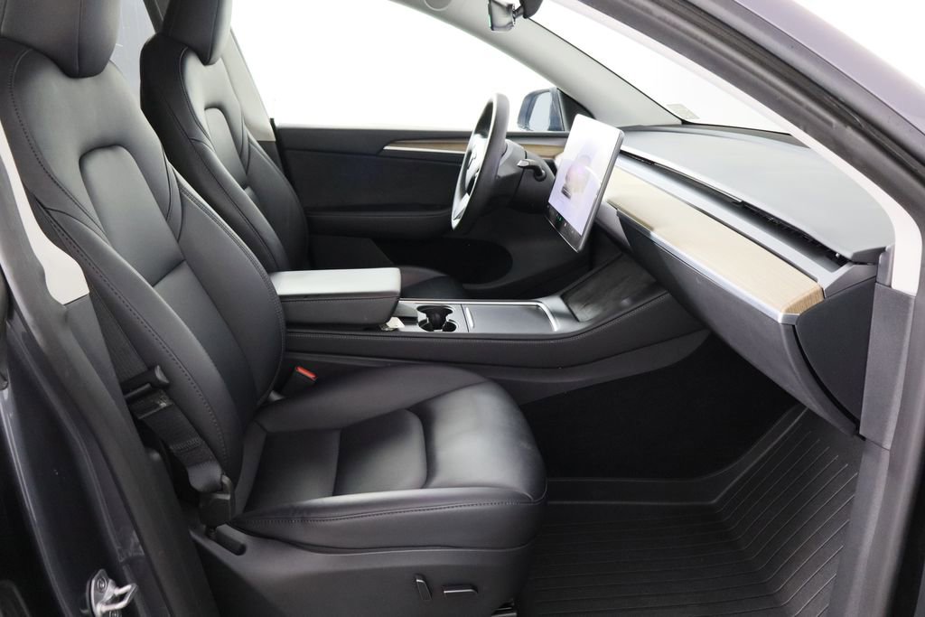 Used 2023 Tesla Model Y Long Range image 16