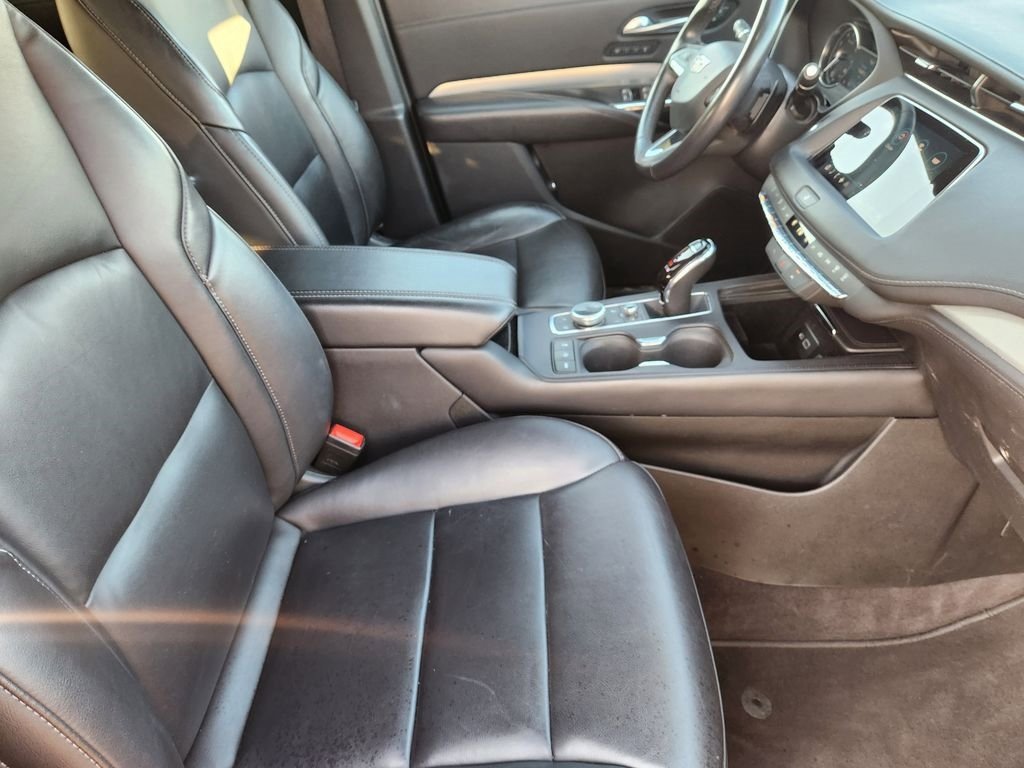 Used 2023 Cadillac XT4 Premium Luxury AWD/4WD image 14