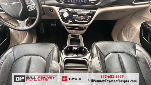 Used 2017 Chrysler Pacifica Touring-L w/ Tire & Wheel Group image 11