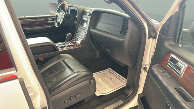 Used 2017 Lincoln Navigator L Select image 13