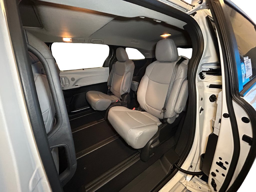 New 2026 Toyota Sienna XLE AWD/4WD image 13