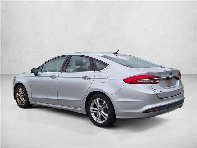 Used 2018 Ford Fusion SE w/ Fusion SE Technology Package FWD image 7