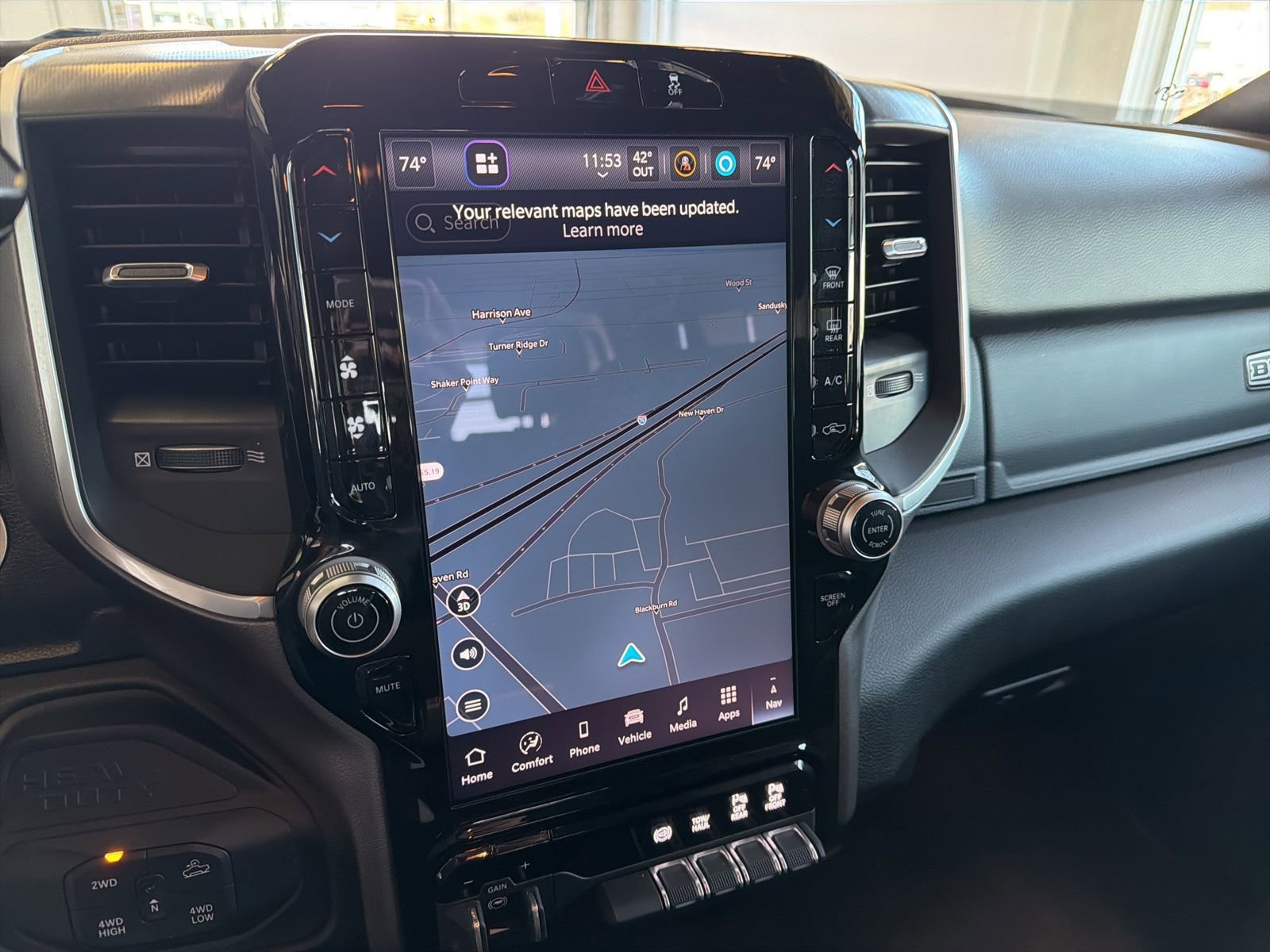 Used 2025 RAM 2500 Big Horn AWD/4WD image 24