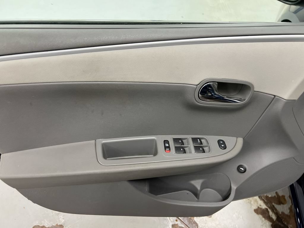Used 2009 Chevrolet Malibu LS FWD image 19