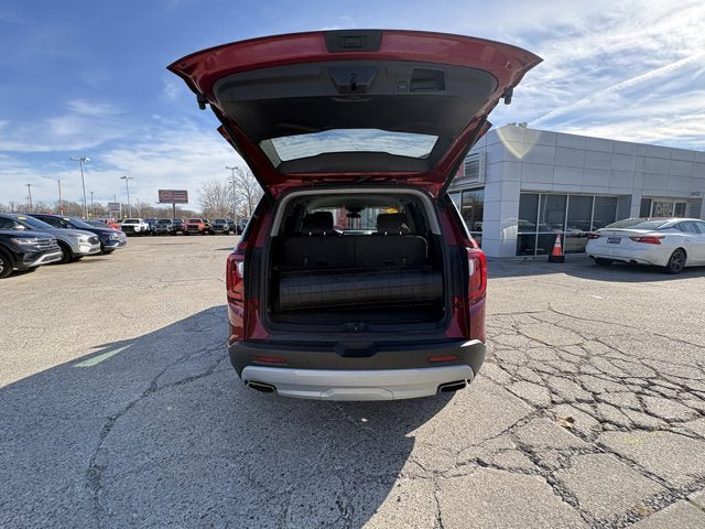 Used 2023 GMC Acadia SLE w/ Driver Convenience Package image 11